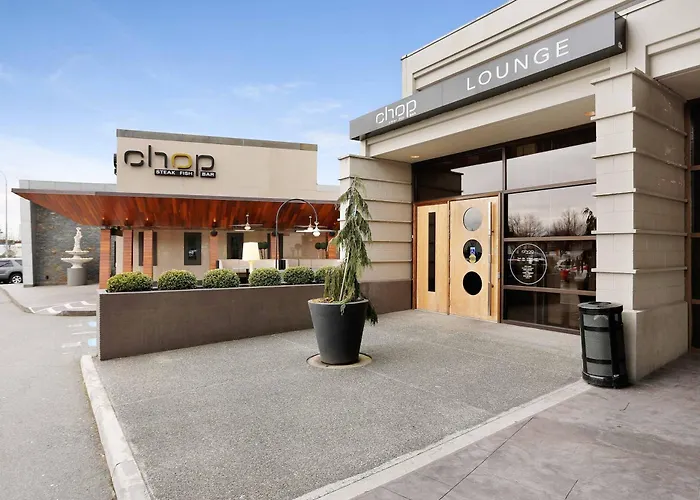 Sandman Signature Vancouver Airport Hotel & Resort